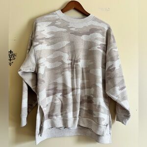 American Eagle sweatshirt women’s size XS oversize